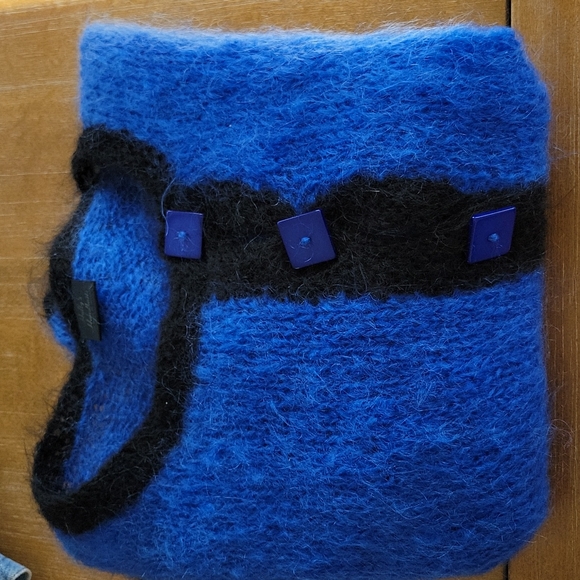 GORGEOUS VINTAGE HOLLY'S HANDKNIT SWEATER.  MADE IN ENGLAND. - Picture 11 of 16